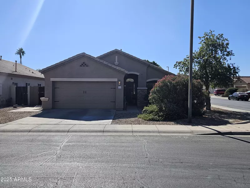 2763 E HIGHLAND Court, Gilbert, AZ 85296