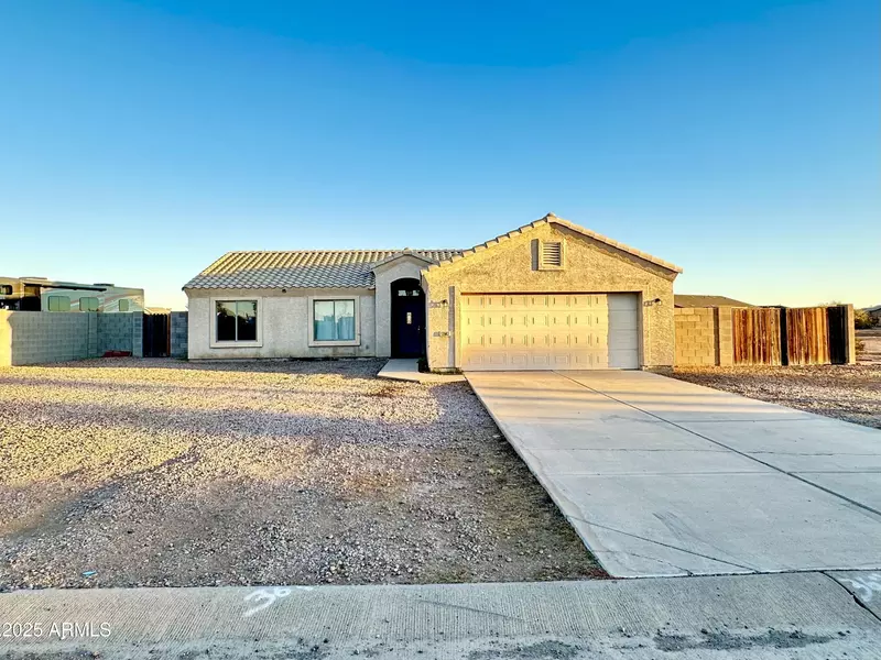 13943 S AMADO Boulevard, Arizona City, AZ 85123