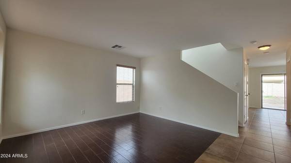 Phoenix, AZ 85085,2406 W TALLGRASS Trail