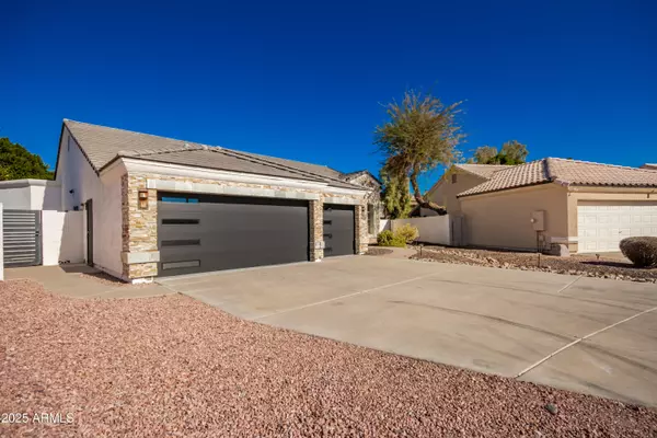 Phoenix, AZ 85044,4430 E GRAYTHORN Street