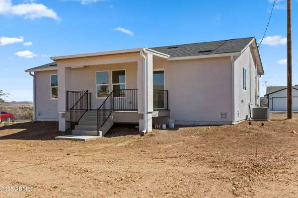 Mayer, AZ 86333,20175 E CEDAR CANYON Drive