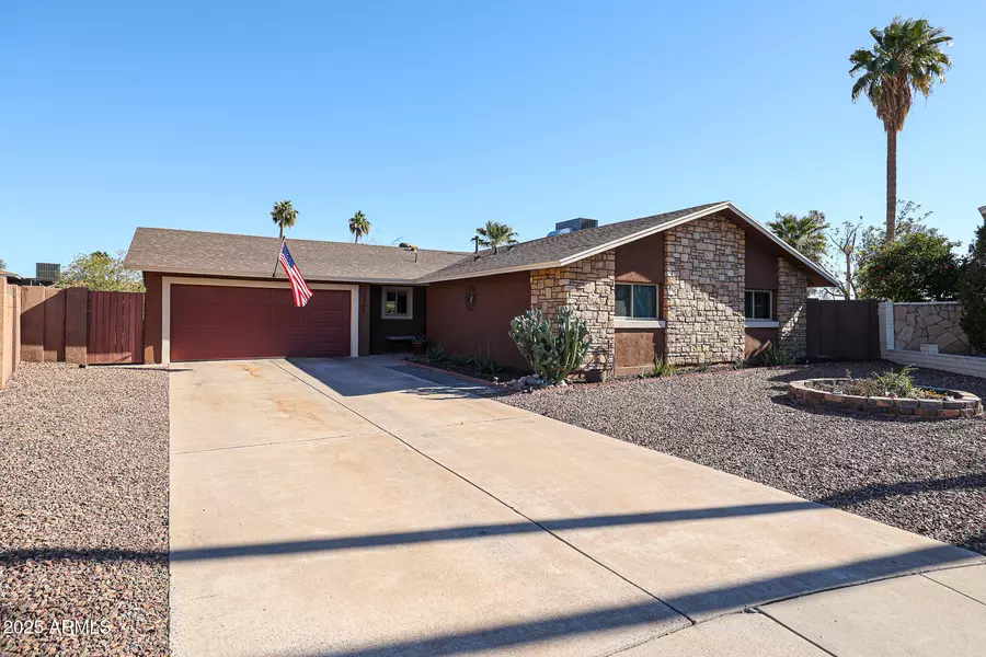 3705 W PORT ROYALE Lane, Phoenix, AZ 85053