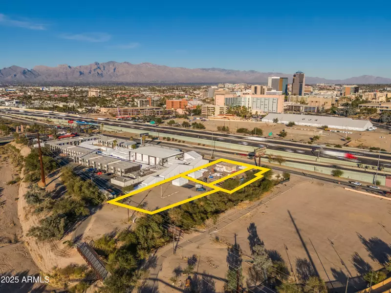 292 S S Freeway #17, Tucson, AZ 85745