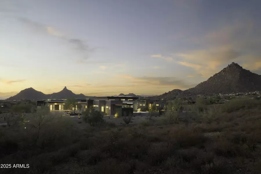 10784 E PINNACLE PEAK Road, Scottsdale, AZ 85255