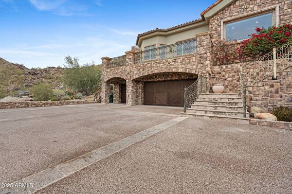 Paradise Valley, AZ 85253,7929 N 55TH Street