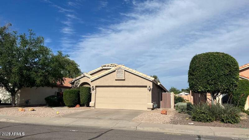 2401 S KAREN Drive, Chandler, AZ 85286