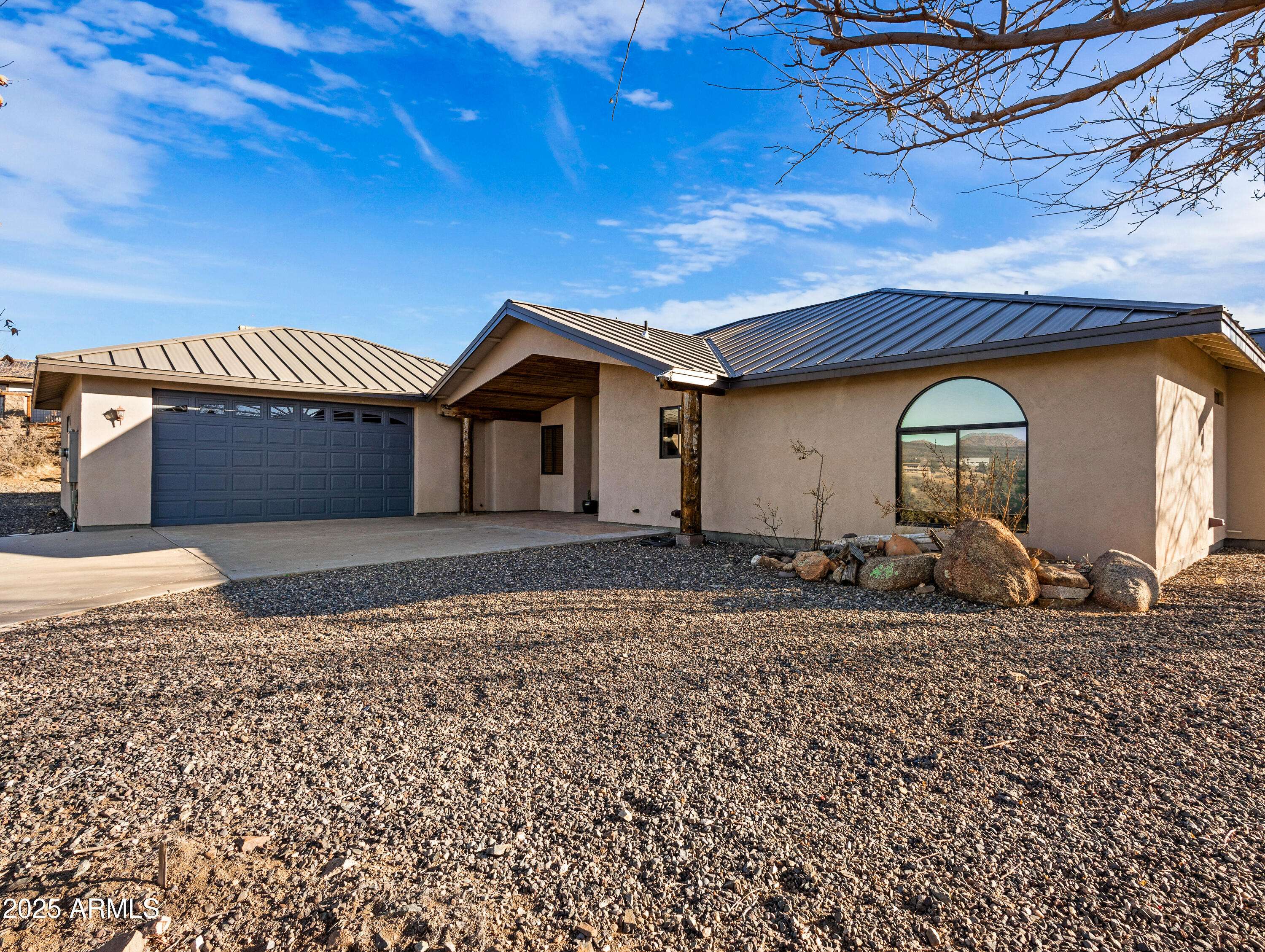 18247 S Peeples Valley Road, Peeples Valley, AZ 86332