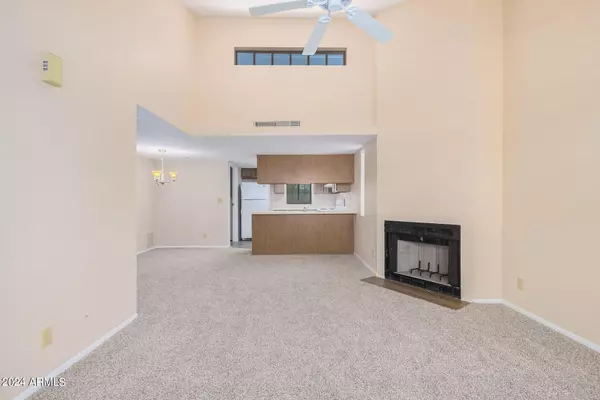 Phoenix, AZ 85027,2020 W UNION HILLS Drive #201