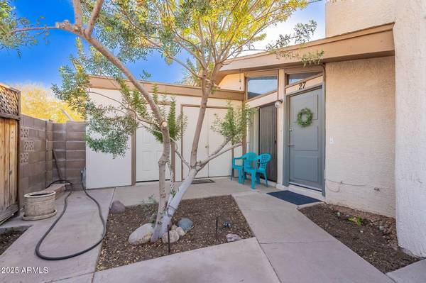 555 N MAY -- #27, Mesa, AZ 85201