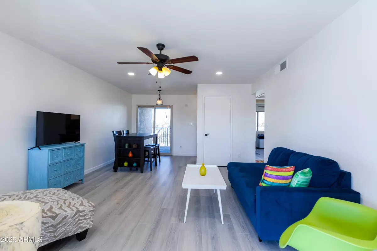 Mesa, AZ 85201,2220 W DORA Street #215
