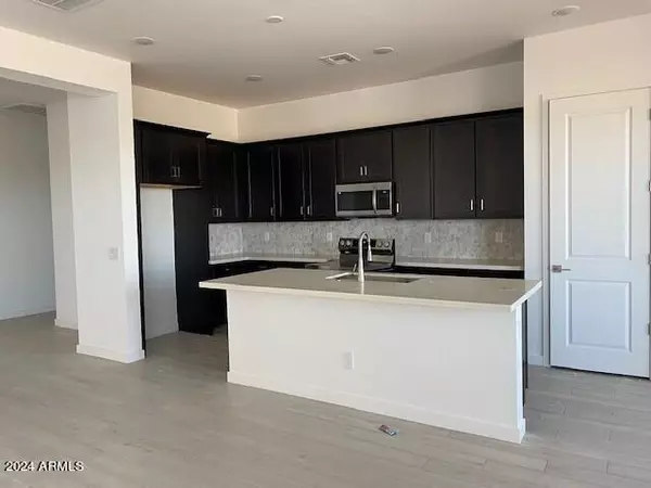 San Tan Valley, AZ 85143,31528 N HAYWEATHER Lane