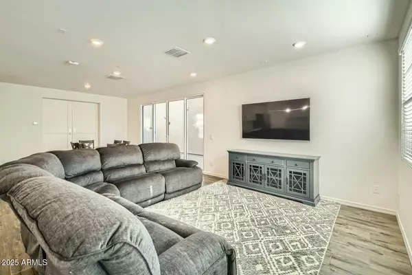 Peoria, AZ 85383,29460 N 123RD Glen