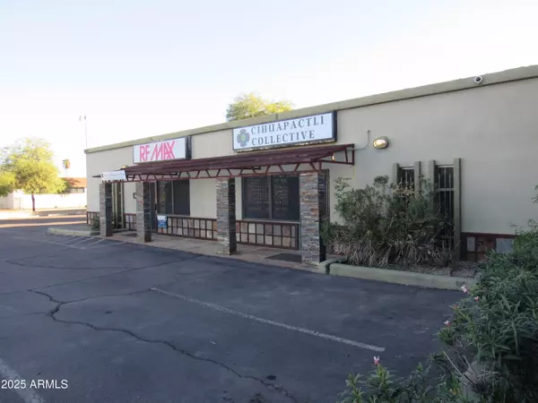 Phoenix, AZ 85042,6427 S Central Avenue #100