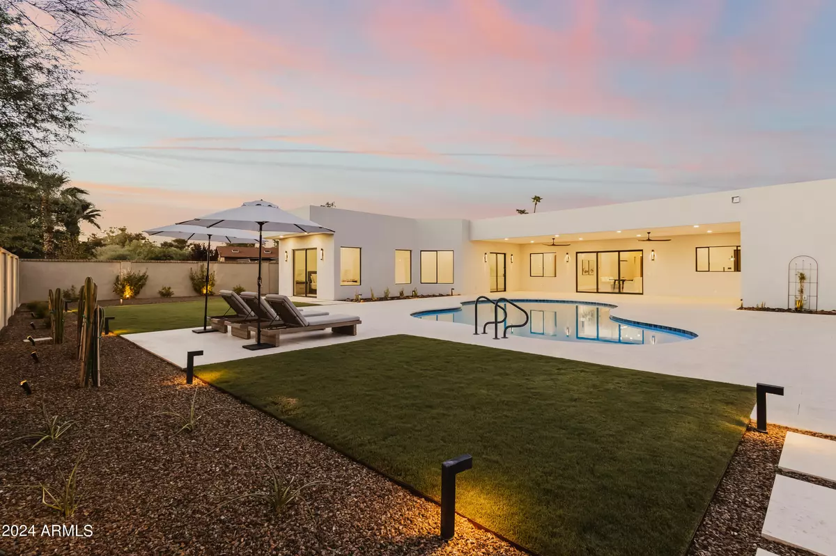 Paradise Valley, AZ 85253,5825 E COCHISE Road