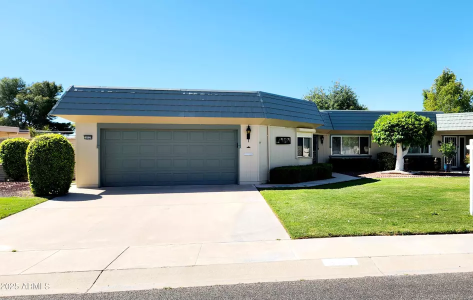 10529 W PINEAIRE Drive, Sun City, AZ 85351