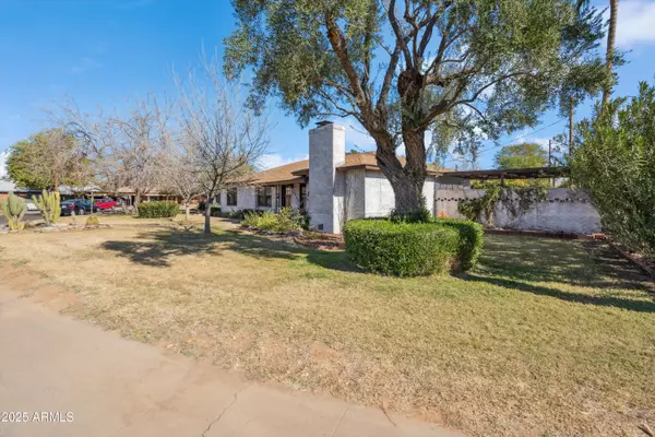 Phoenix, AZ 85015,1545 W BERRIDGE Lane