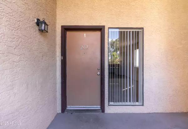 Mesa, AZ 85213,2650 E MCKELLIPS Road #207