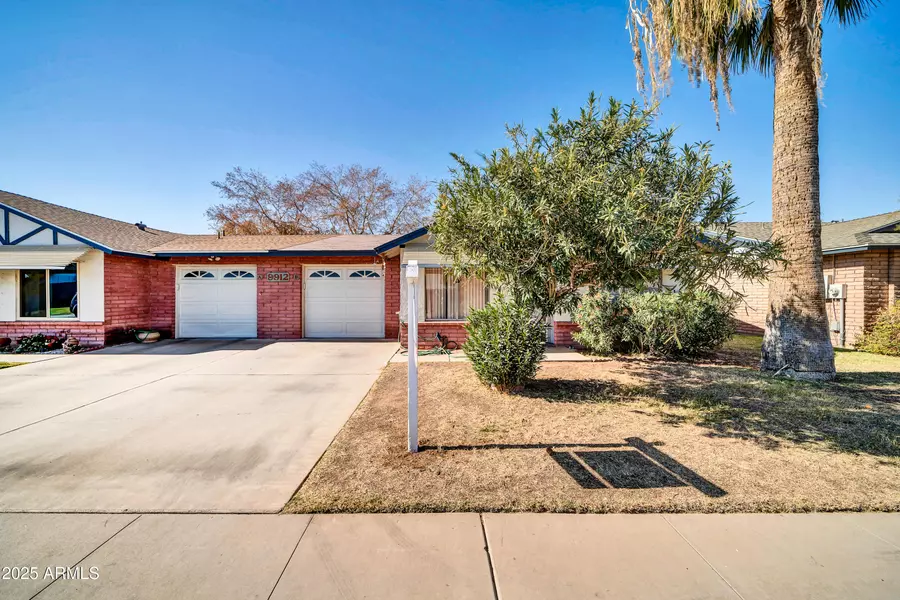 9912 N 97TH Drive #B, Peoria, AZ 85345