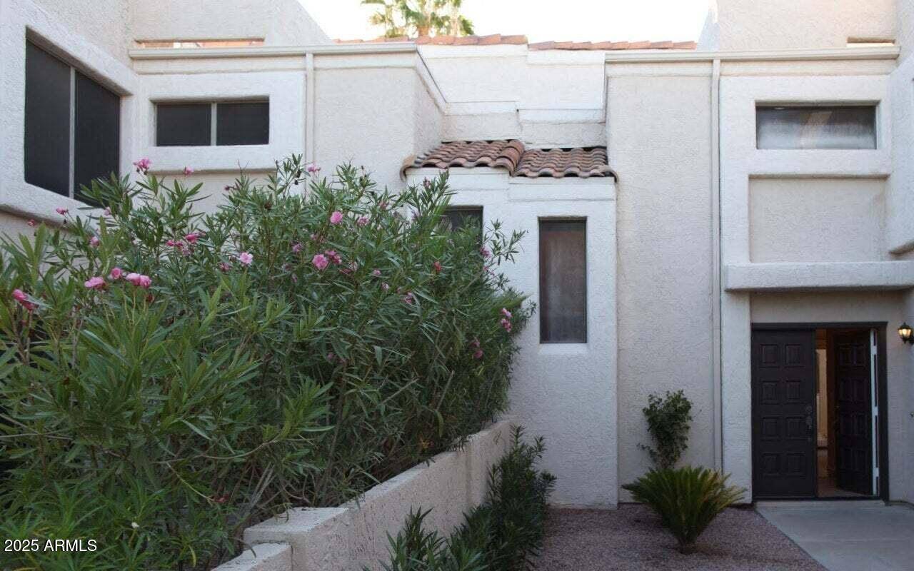 Tempe, AZ 85288,1656 N Sierra Vista Drive