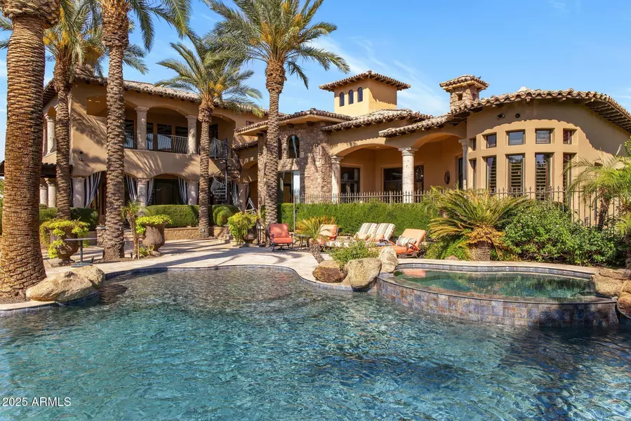 6876 S STAR Drive, Gilbert, AZ 85298