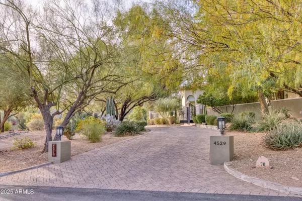 Paradise Valley, AZ 85253,4529 E Clearwater Parkway