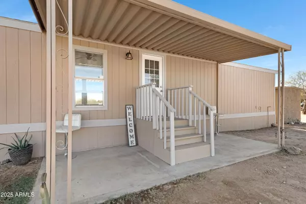 San Tan Valley, AZ 85143,9927 E PARKER Trail