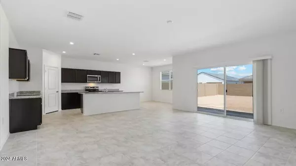 San Tan Valley, AZ 85143,5111 E UMBER Road