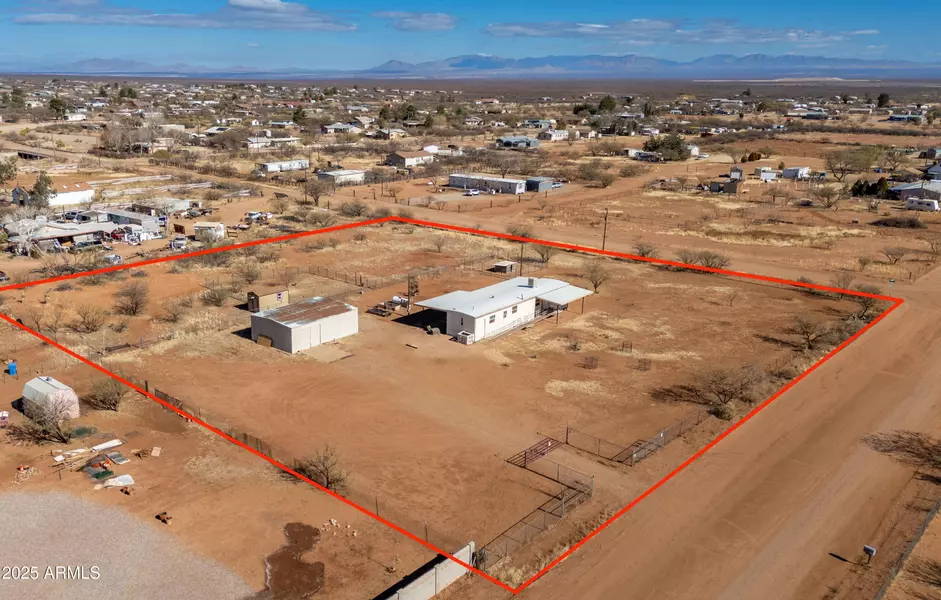 135 E HAMEL Road, Huachuca City, AZ 85616