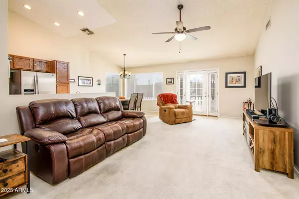 Chandler, AZ 85249,6877 S OAKMONT Drive