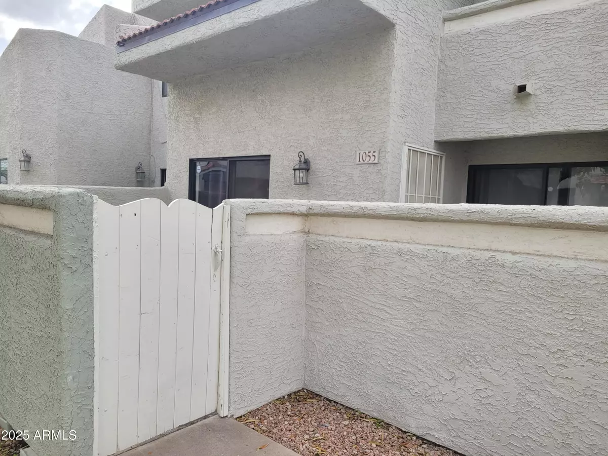 Tempe, AZ 85281,850 S River Drive #1055