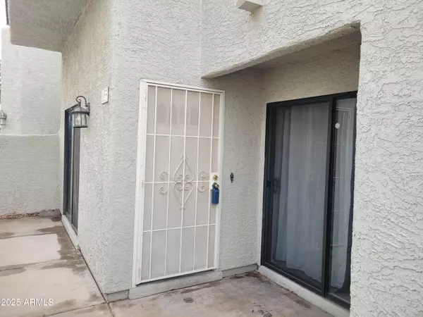 Tempe, AZ 85281,850 S River Drive #1055