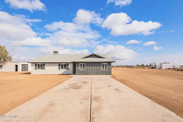 30455 N VARNUM Road, San Tan Valley, AZ 85143