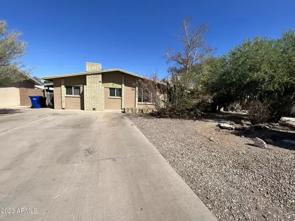 2108 W Del Oro Circle, Mesa, AZ 85202