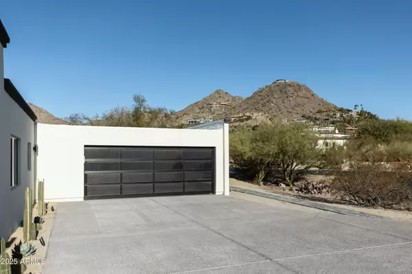 Paradise Valley, AZ 85253,6516 N 43RD Place