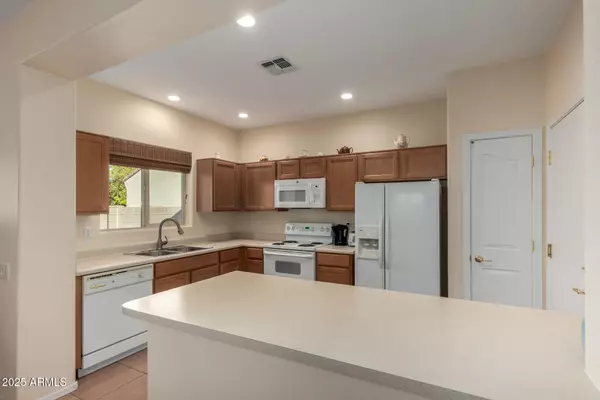 Chandler, AZ 85249,878 E CHERRY HILLS Drive