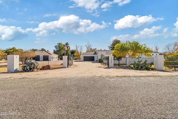 Waddell, AZ 85355,18335 W ORANGEWOOD Avenue