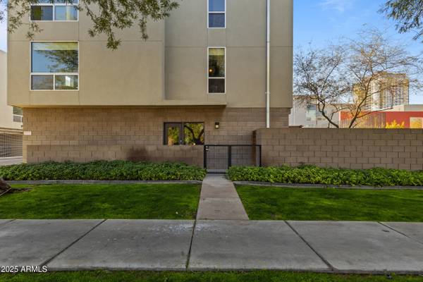 Phoenix, AZ 85006,727 E PORTLAND Street #23