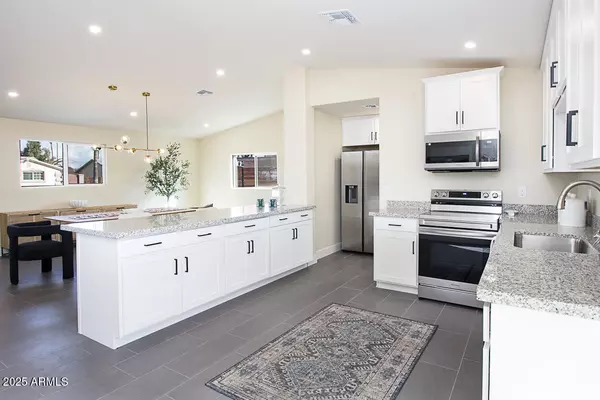 Phoenix, AZ 85032,3215 E CAPTAIN DREYFUS Avenue