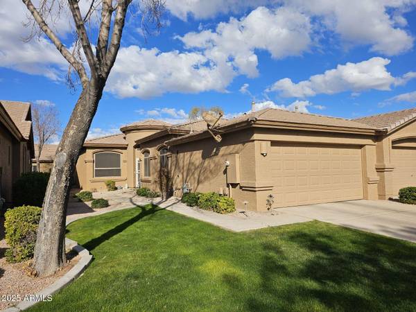 9610 E Rocky Lake Drive, Sun Lakes, AZ 85248