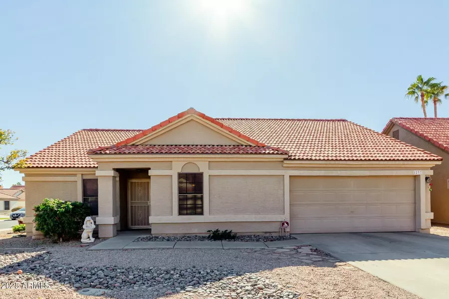 1237 E HEATHER Avenue, Gilbert, AZ 85234