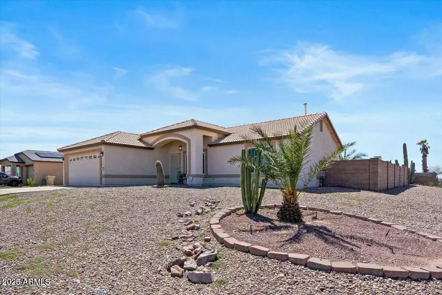 15442 S TIPTON Place, Arizona City, AZ 85123