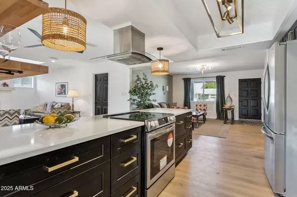 Tempe, AZ 85282,1965 E LAGUNA Drive