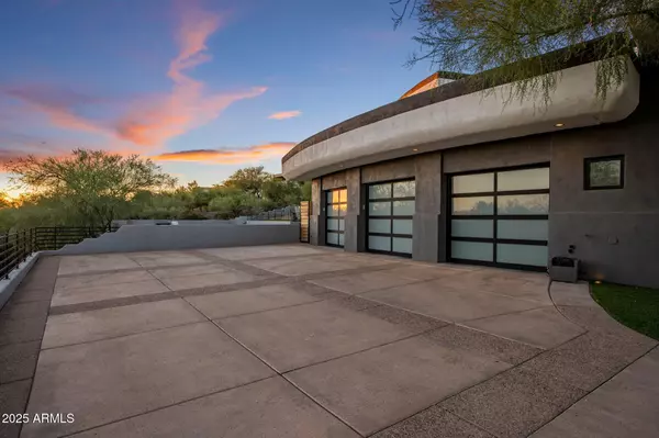 Paradise Valley, AZ 85253,3282 E PALO VERDE Drive