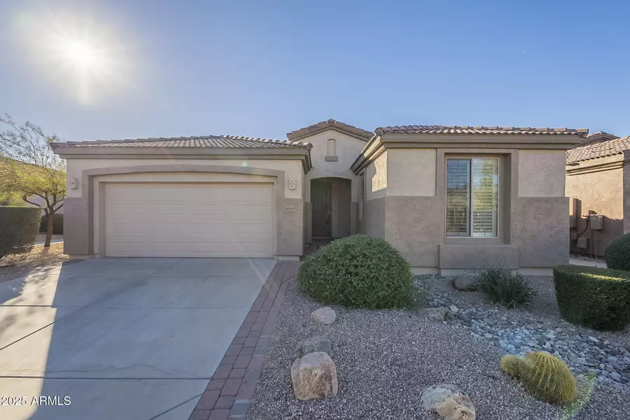 4685 E RAKESTRAW Lane, Gilbert, AZ 85298