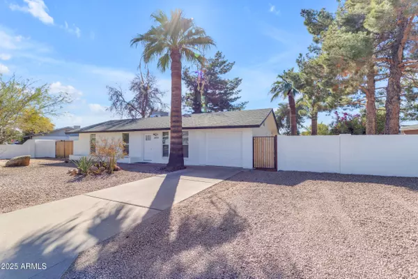 4311 E BLUEFIELD Avenue, Phoenix, AZ 85032