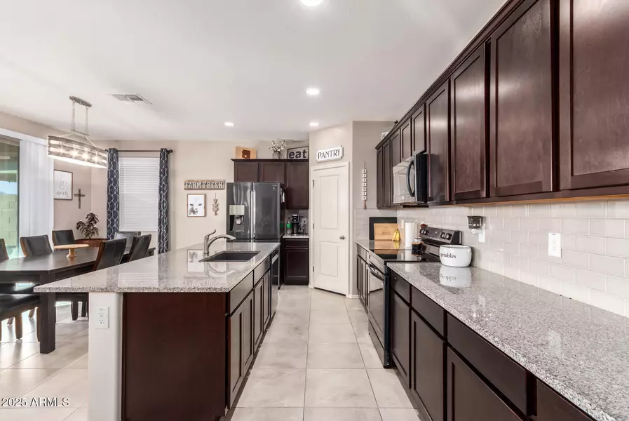18475 W VIA DEL SOL --, Surprise, AZ 85387