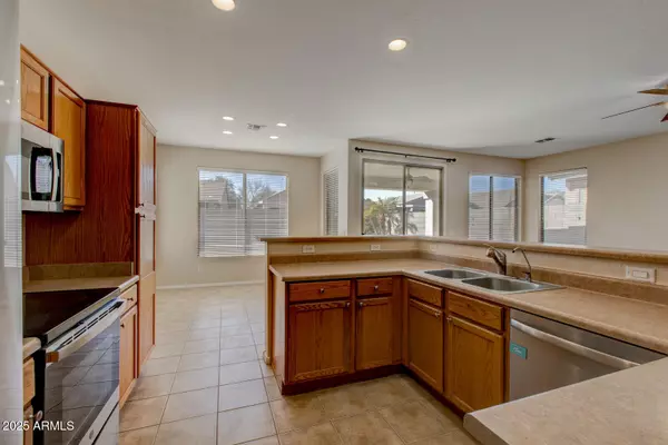 San Tan Valley, AZ 85143,169 E CANARY Court