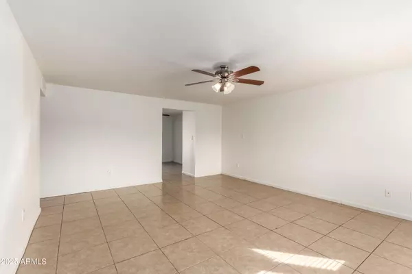 Phoenix, AZ 85035,5932 W HOLLY Street