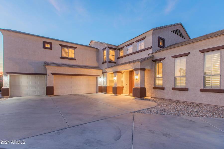 306 E DENNISPORT Court, Gilbert, AZ 85295