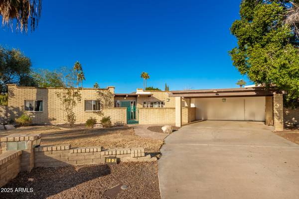 102 W EL CAMINITO Drive, Phoenix, AZ 85021